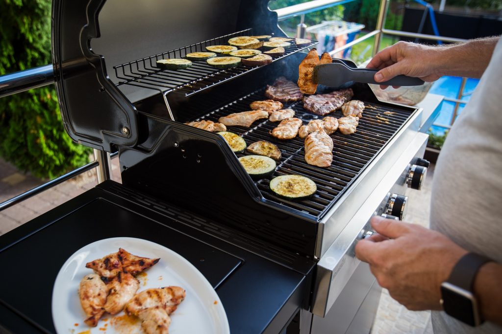 outdoor kitchen